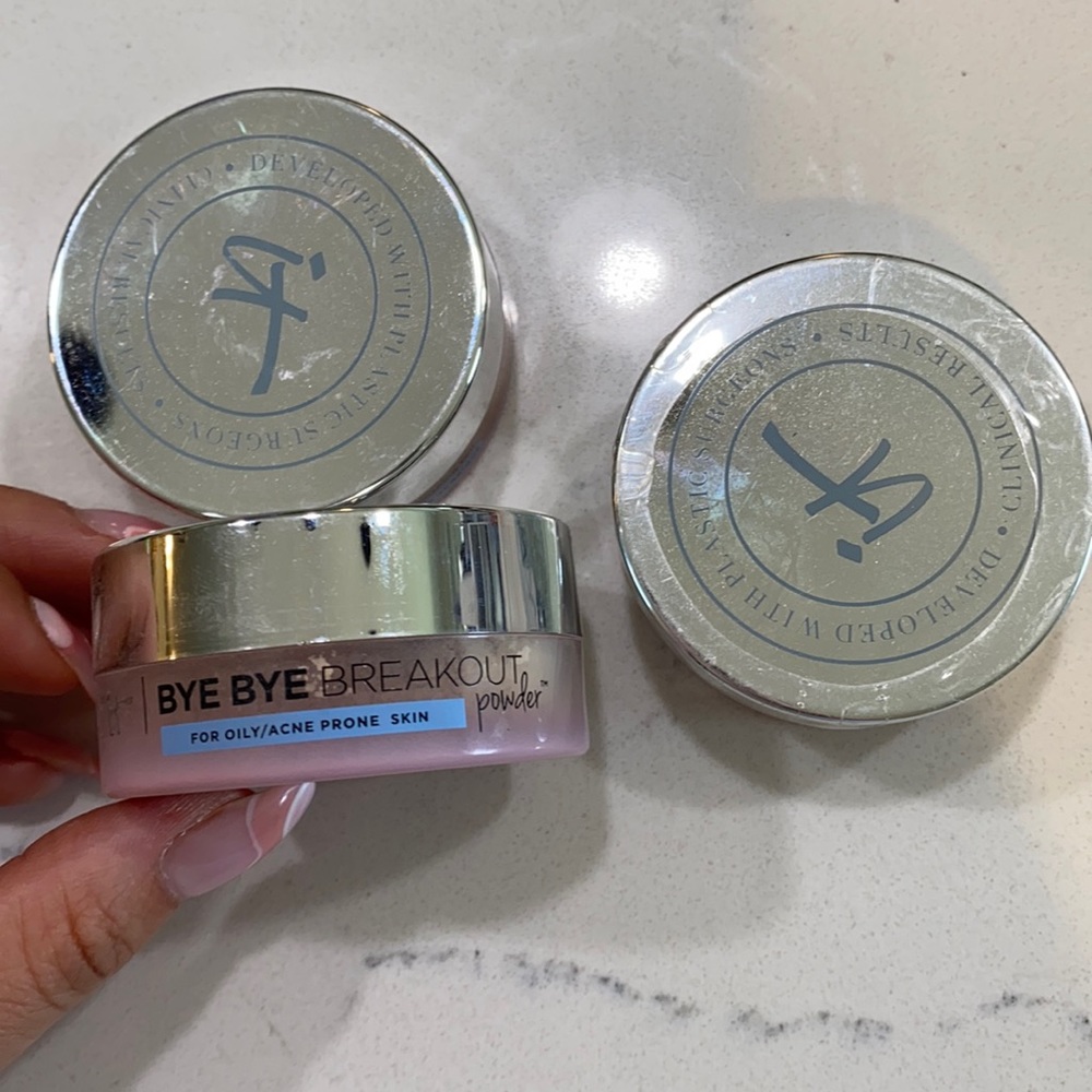 It Cosmetics Breakout Powder - Picture 2 of 4